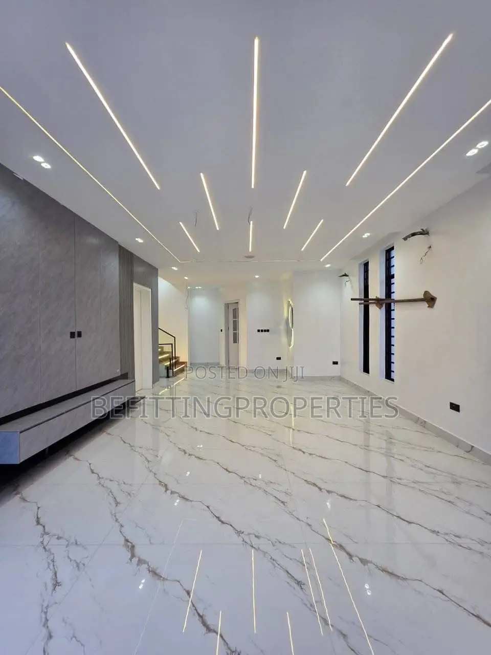 5bdrm Duplex in Chevron for sale in Chevron