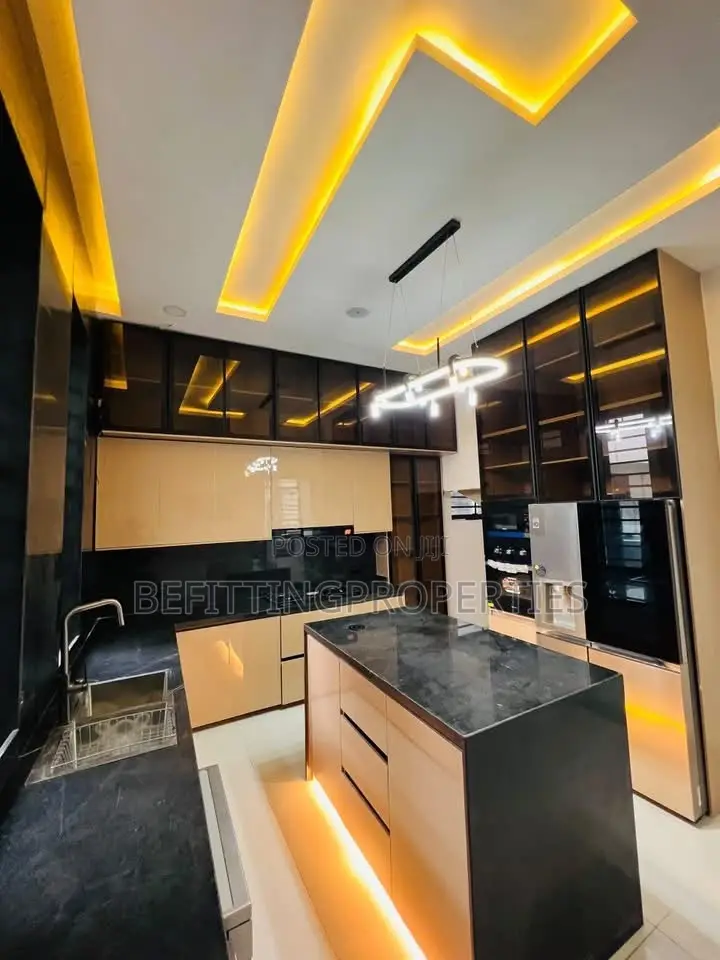 5bdrm Duplex in Lekki for sale in Lekki