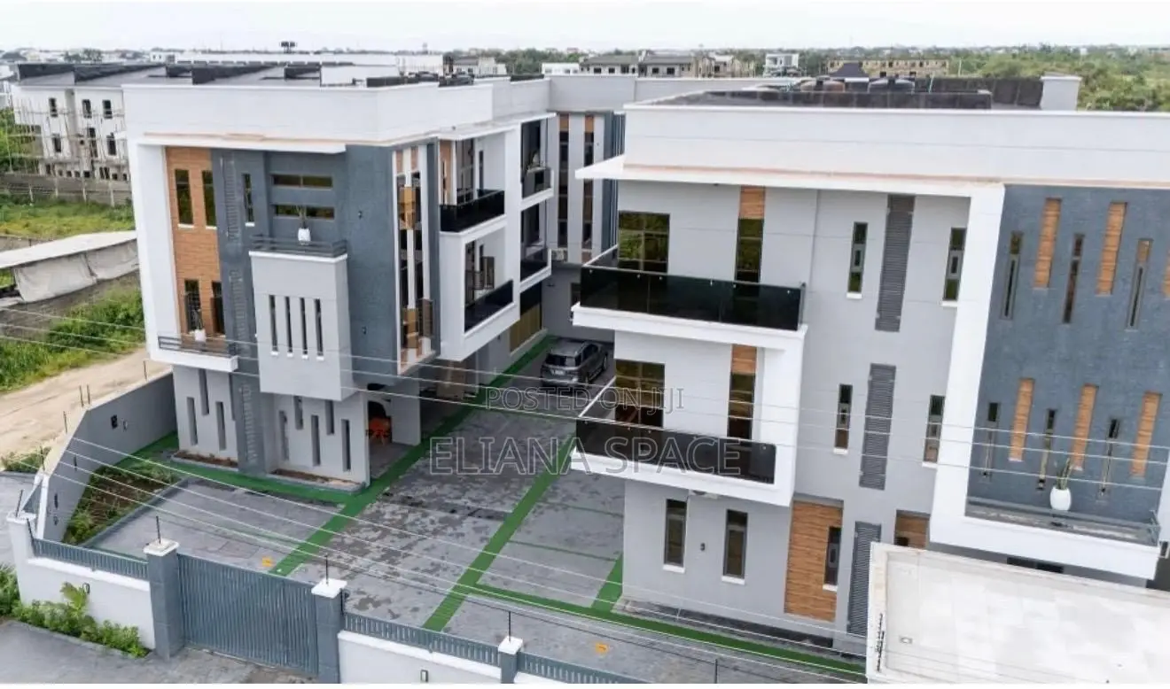 2bdrm Townhouse/Terrace in Lekki Scheme Ii for sale in Lekki Phase 2