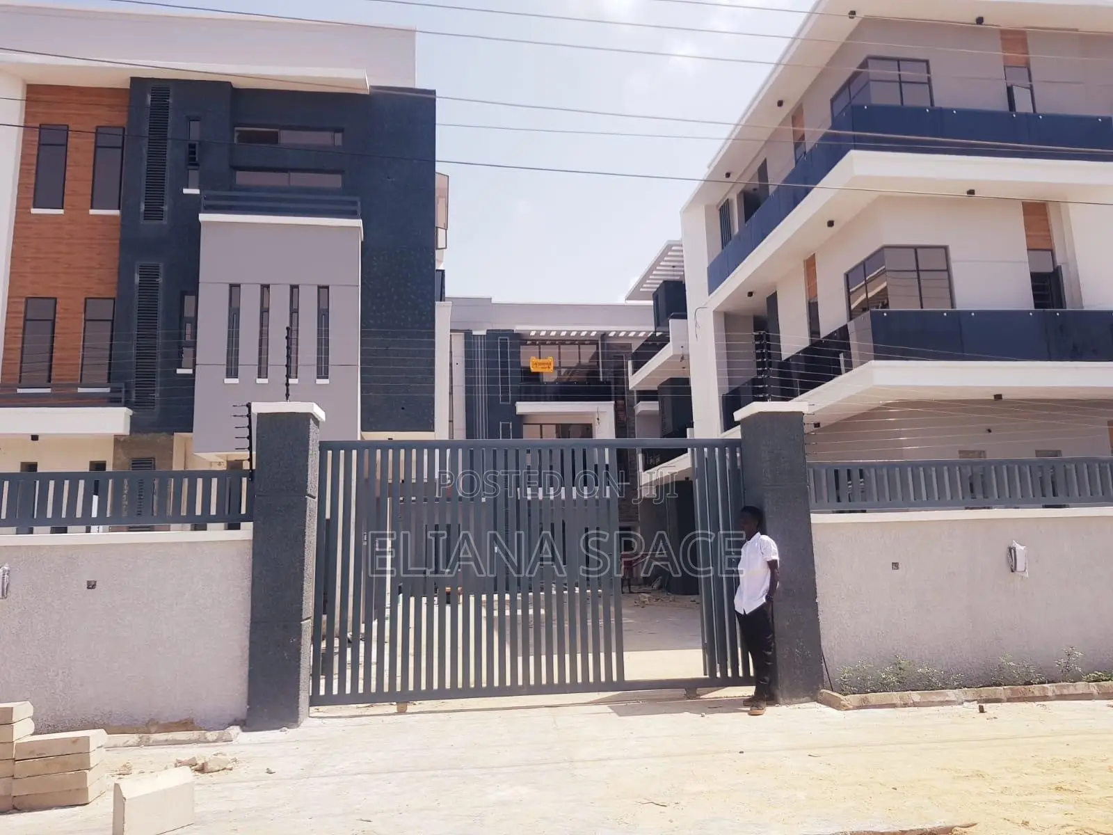 2bdrm Townhouse/Terrace in Lekki Scheme Ii for sale in Lekki Phase 2
