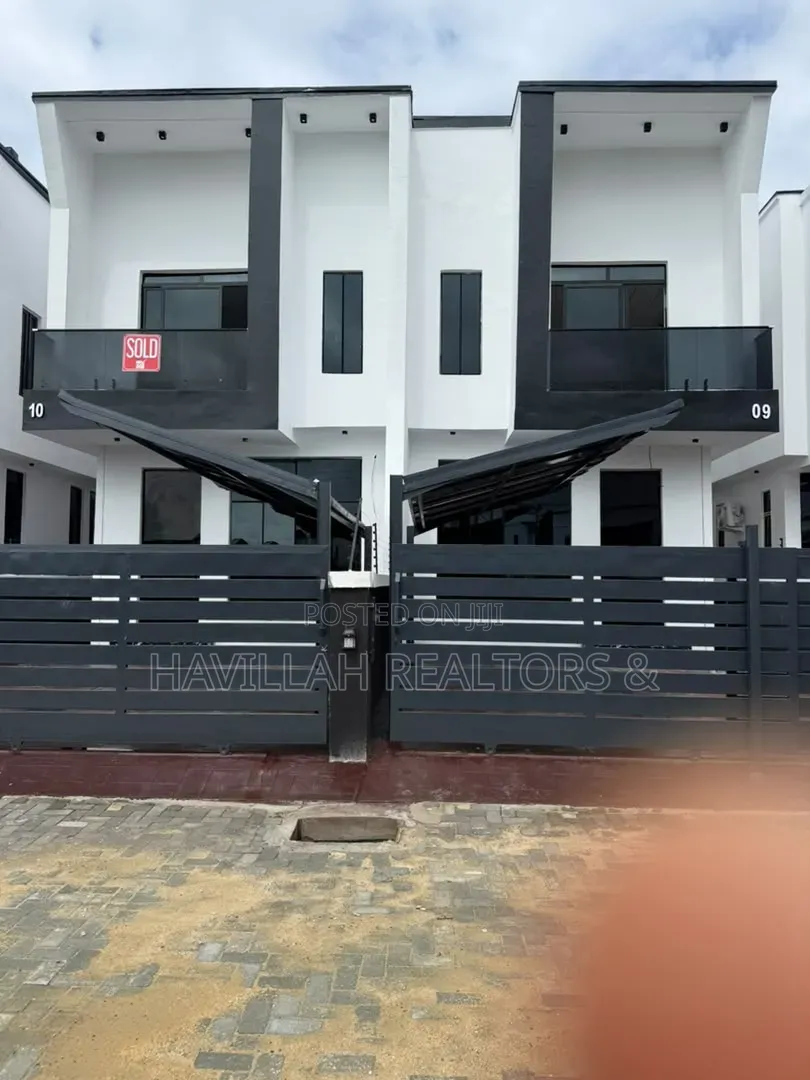 4bdrm Duplex in Orchid Road, Lekki for sale in Lekki Phase 1