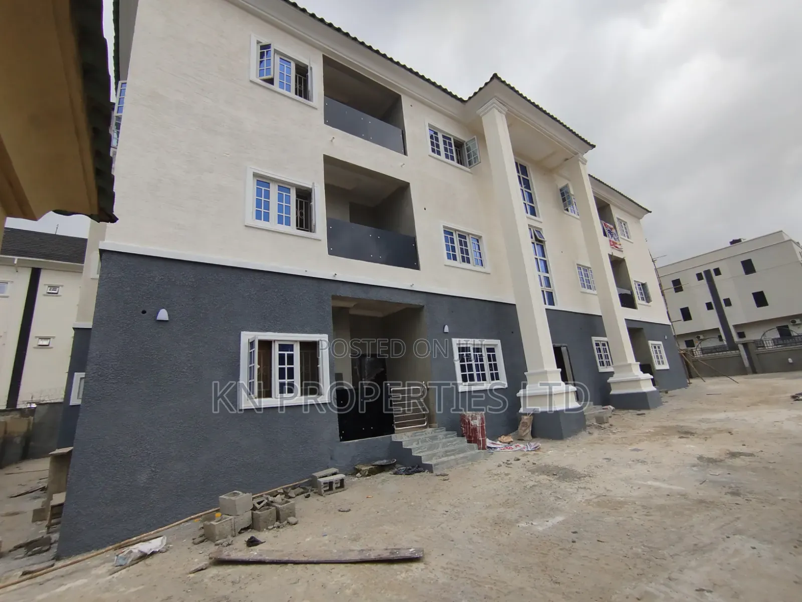 3bdrm Block of Flats in Durumi for sale in Durumi