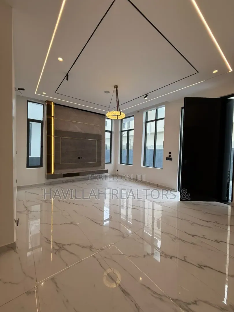 5bdrm Duplex in Orchid Road, Lekki Phase 1 for sale in Lekki Phase 1