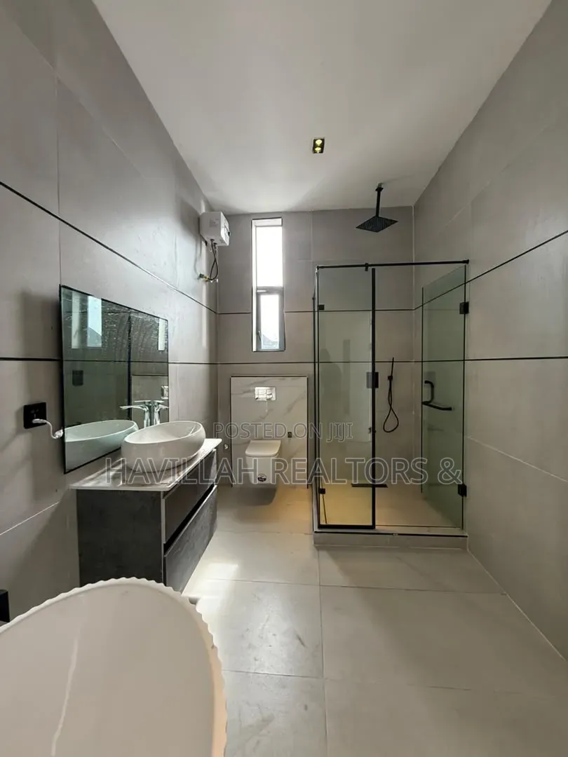 5bdrm Duplex in Orchid Road, Lekki Phase 1 for sale in Lekki Phase 1