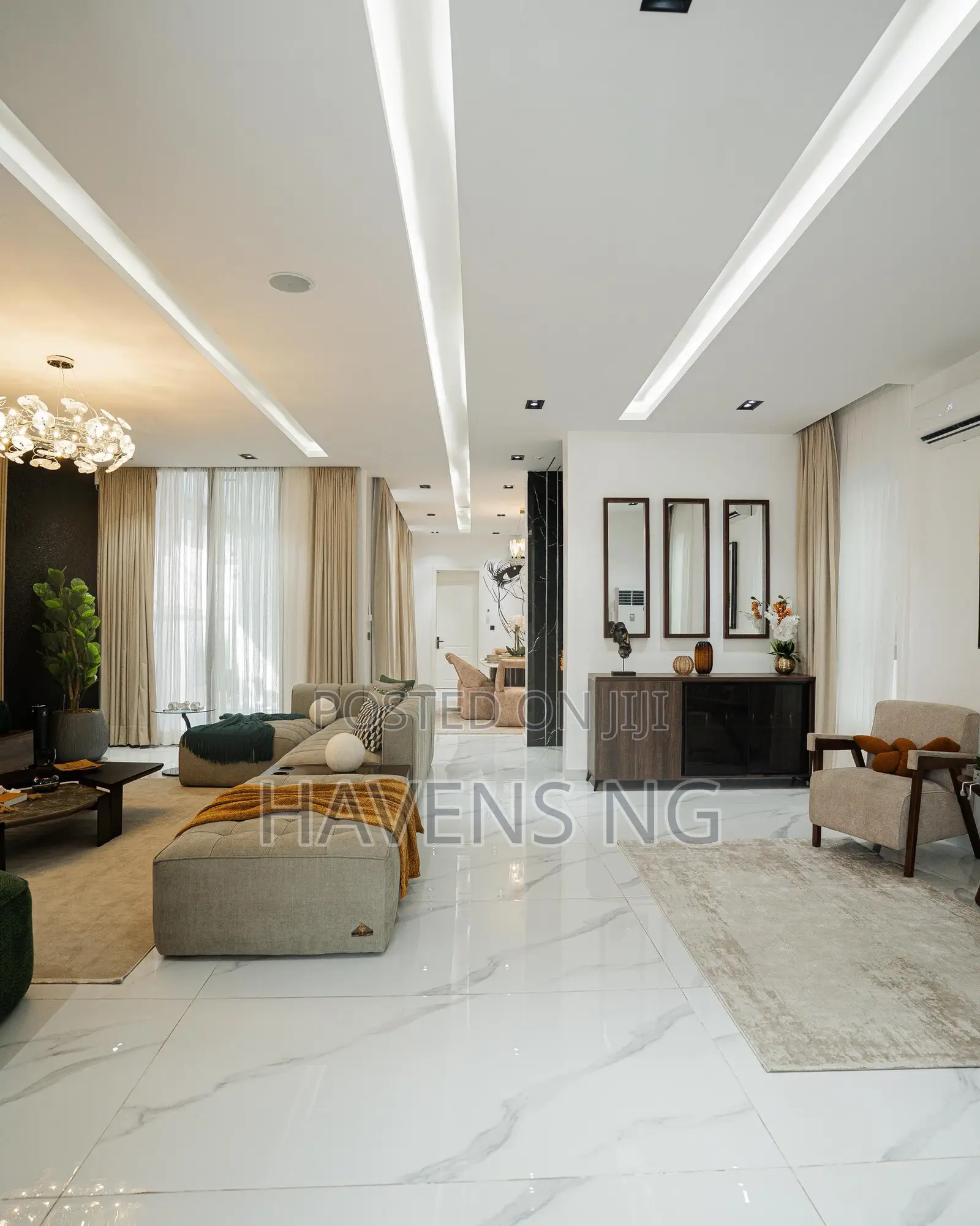 Shortlet | Super Glamorous Private 5-Bedroom Triplex in Lekki Phase 1