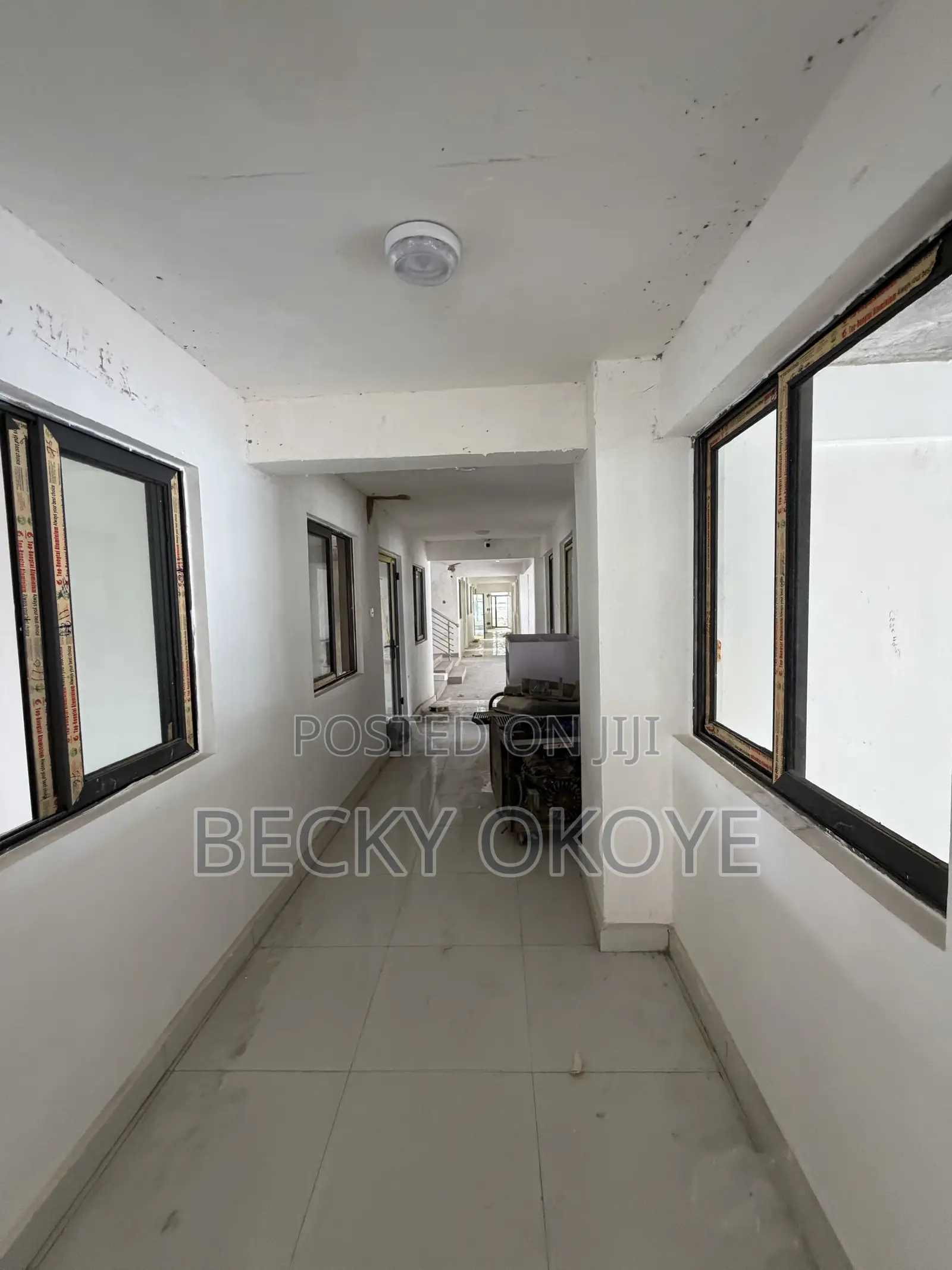 Office/Shop Space for Sale in Zone 8 / Wuse