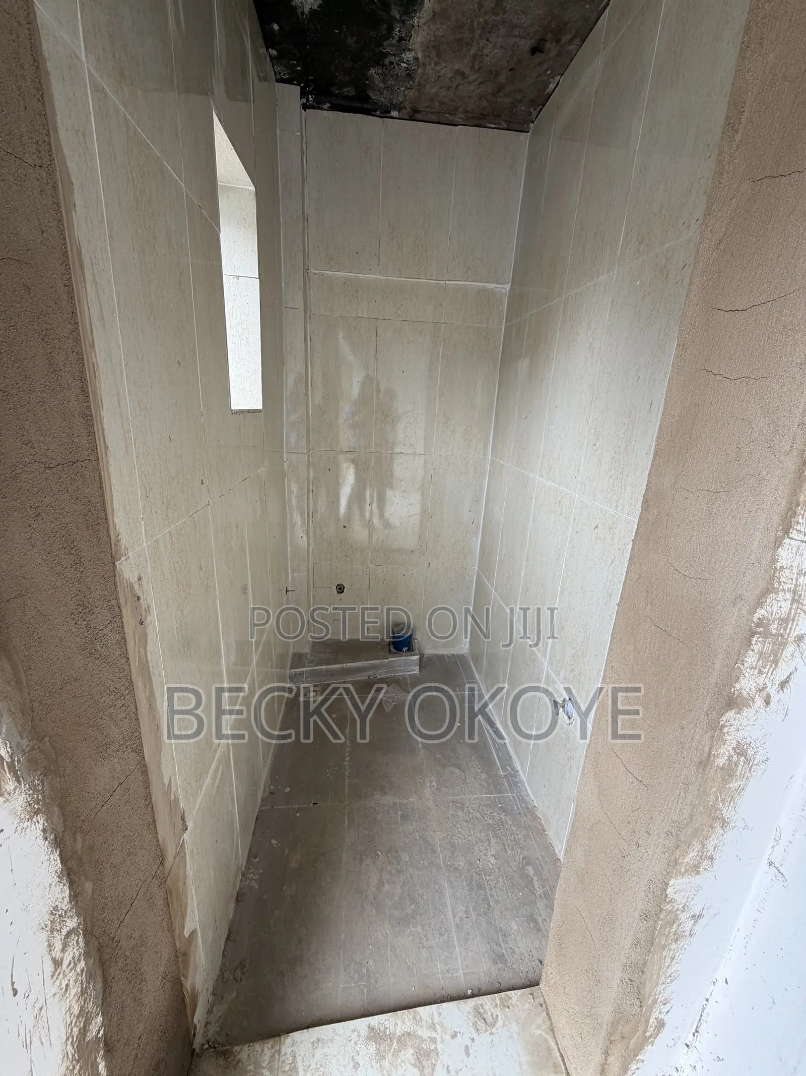 Office/Shop Space for Sale in Zone 8 / Wuse