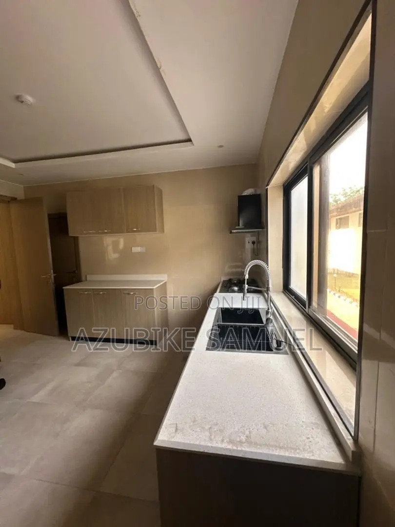 3bdrm Block of Flats in Ikoyi Lagos, Awolowo Road for rent in Awolowo Road