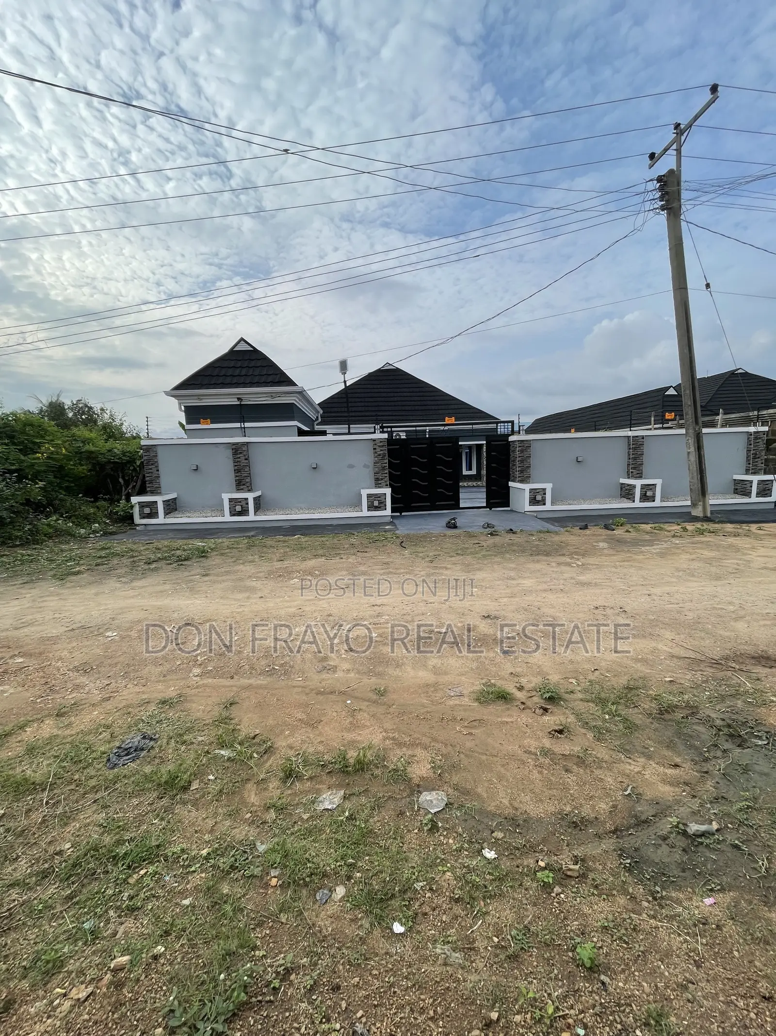 3bdrm Bungalow in Elebu, Akala Express for sale in Akala Express