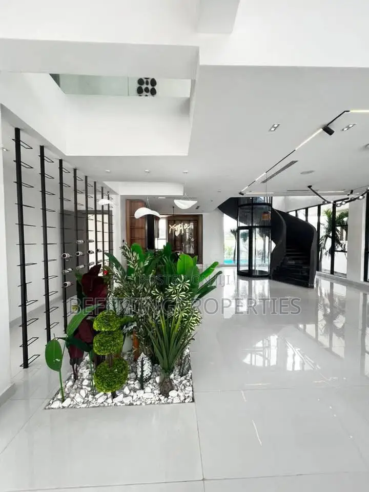 5bdrm Duplex in Osapa london for sale in Osapa london