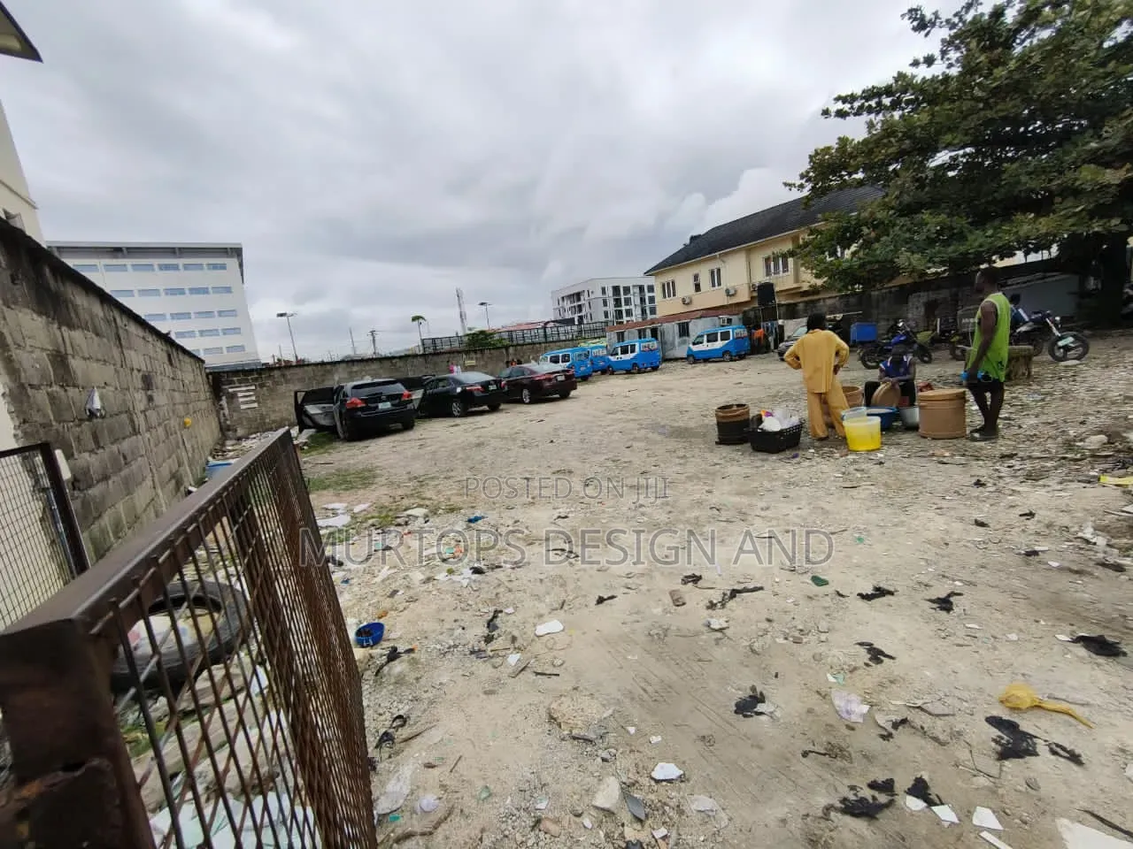Fantastic MIX USED Bare Land With Fence Gated Approximately 727.371SQm in Lekki Phase 1