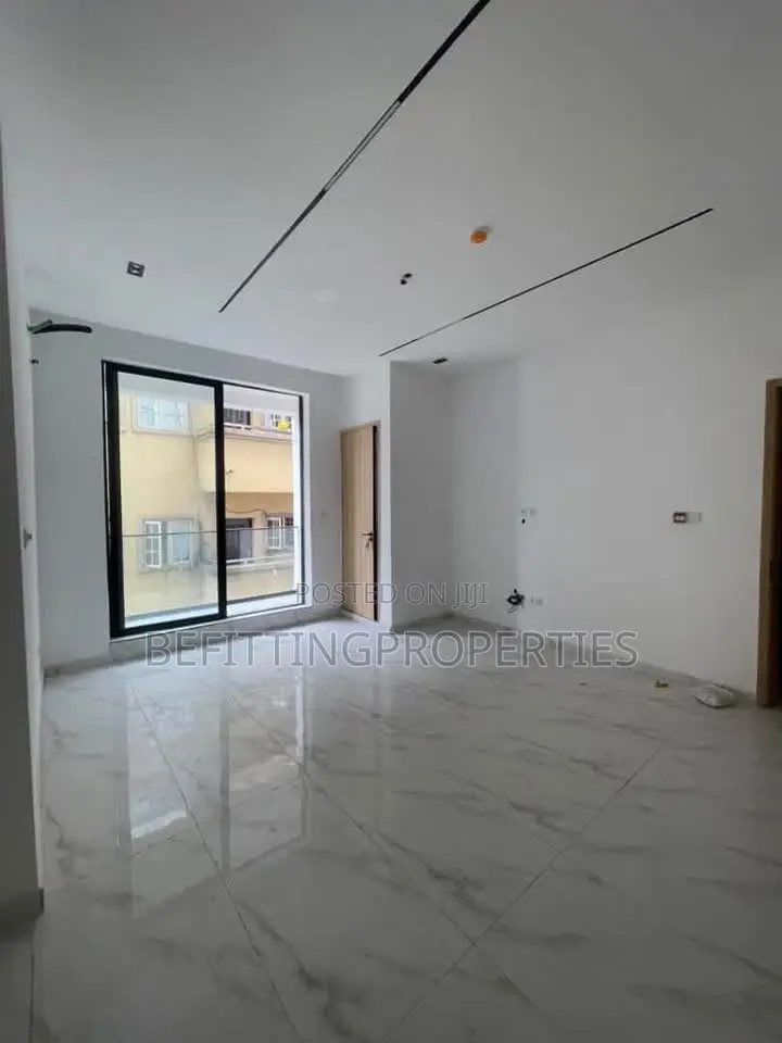 2bdrm Apartment in Chevron for sale in Chevron