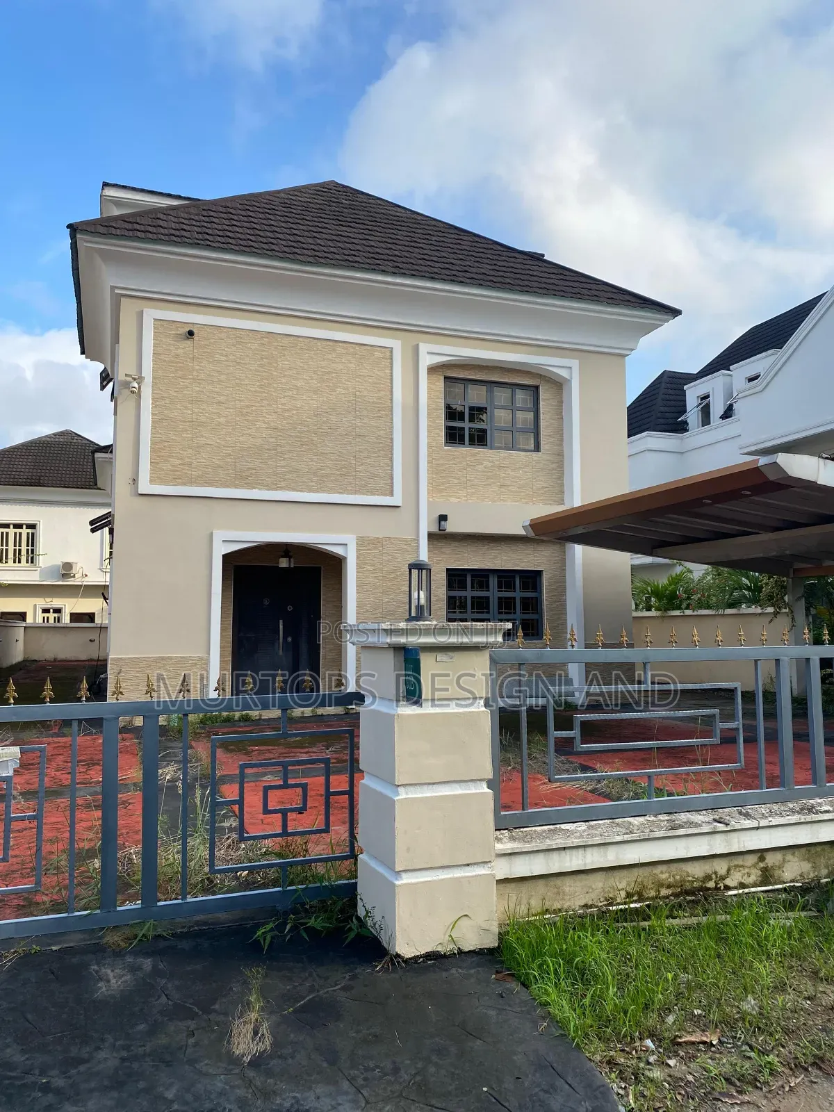 6bdrm Duplex in Carlton Gate, Chevron for sale in Chevron
