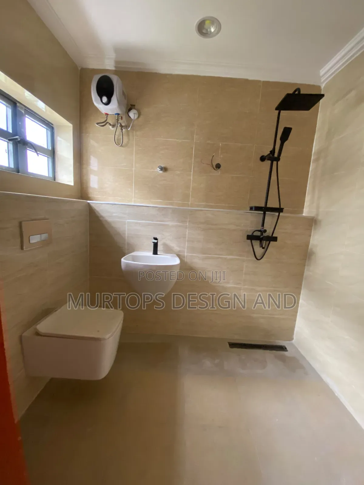 6bdrm Duplex in Carlton Gate, Chevron for sale in Chevron