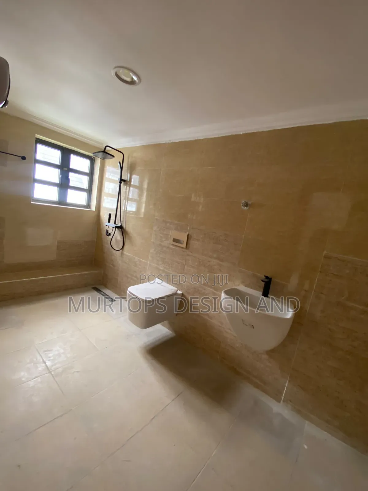 6bdrm Duplex in Carlton Gate, Chevron for sale in Chevron