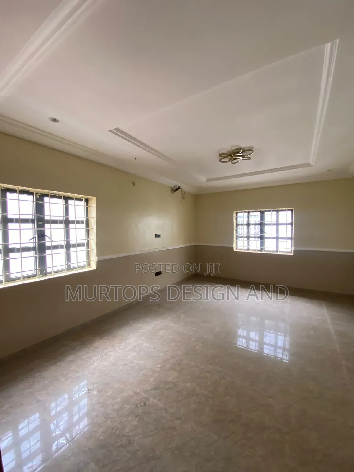6bdrm Duplex in Carlton Gate, Chevron for sale in Chevron