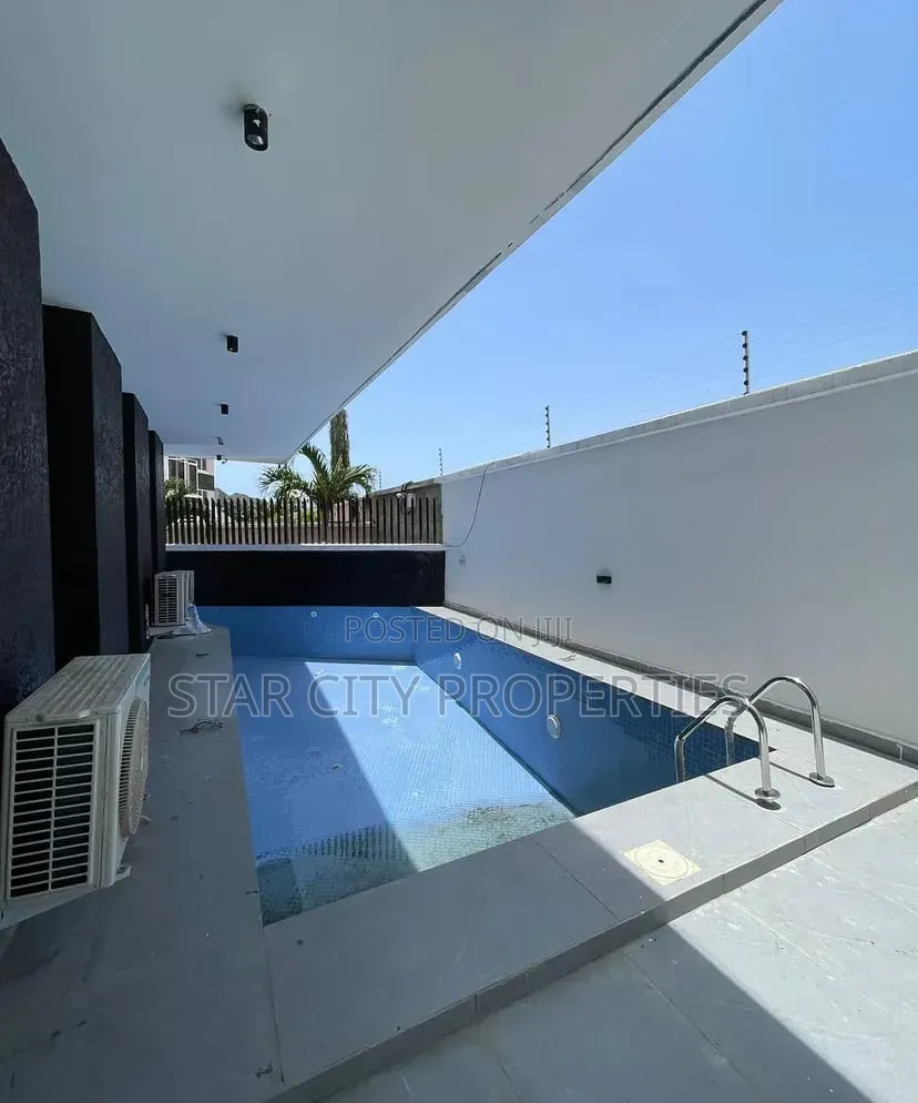 5bdrm Duplex in Osapa London Lekki for sale in Osapa london
