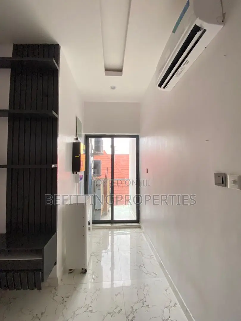 2bdrm Apartment in Chevron for sale in Chevron