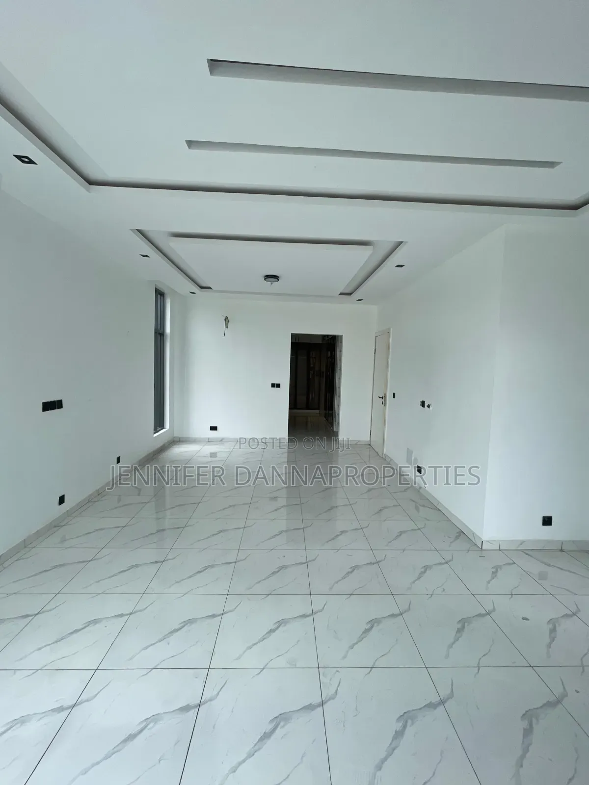 5bdrm Duplex in Royal Gardens Estate, Off Lekki-Epe Expressway for sale in Off Lekki-Epe Expressway