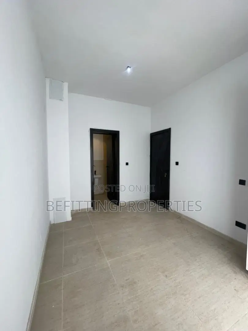 3bdrm Maisonette in Lekki Phase 1 for sale in Lekki Phase 1