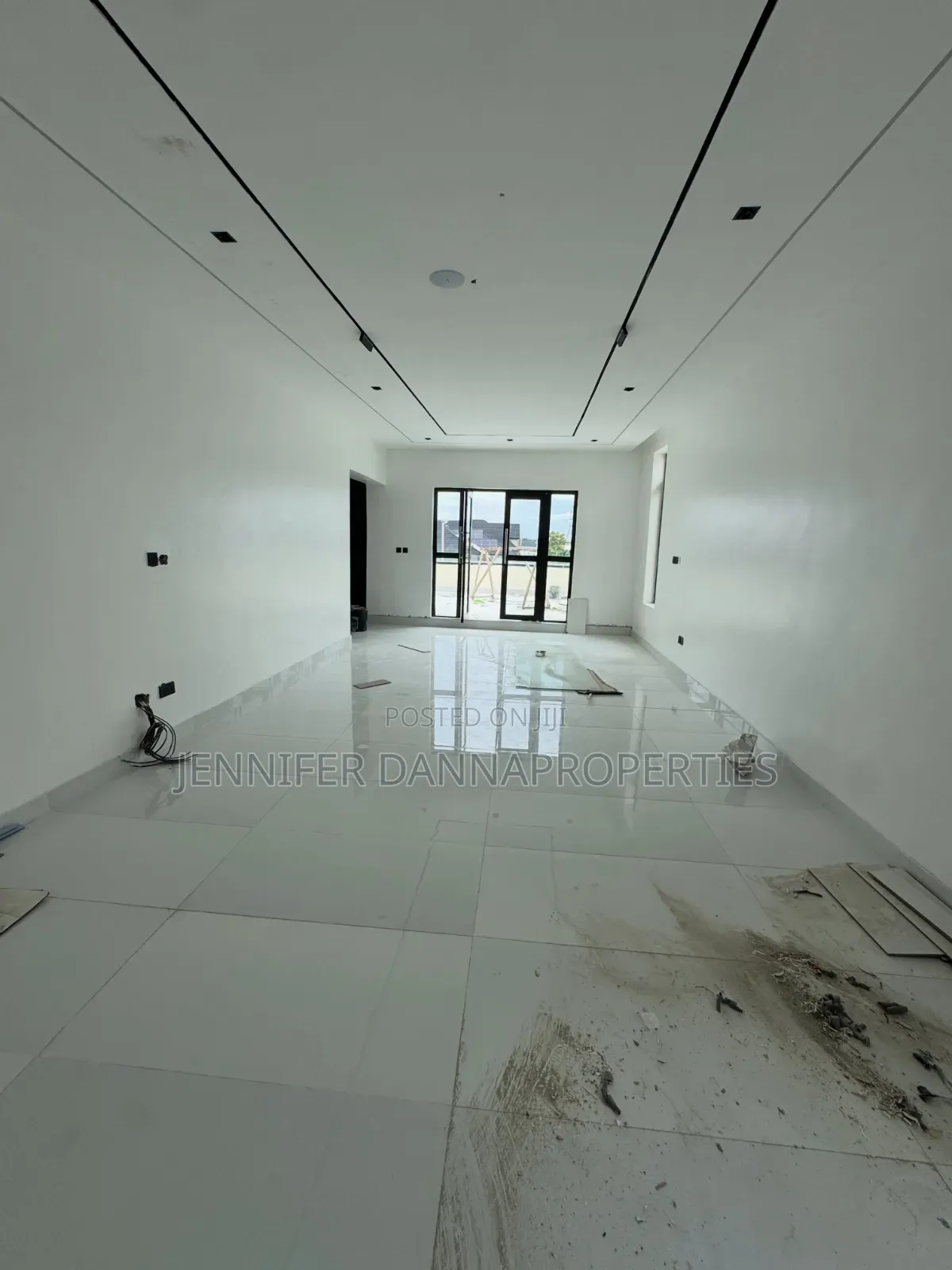 5bdrm Duplex in Rroyal Gardens, Off Lekki-Epe Expressway for sale in Off Lekki-Epe Expressway