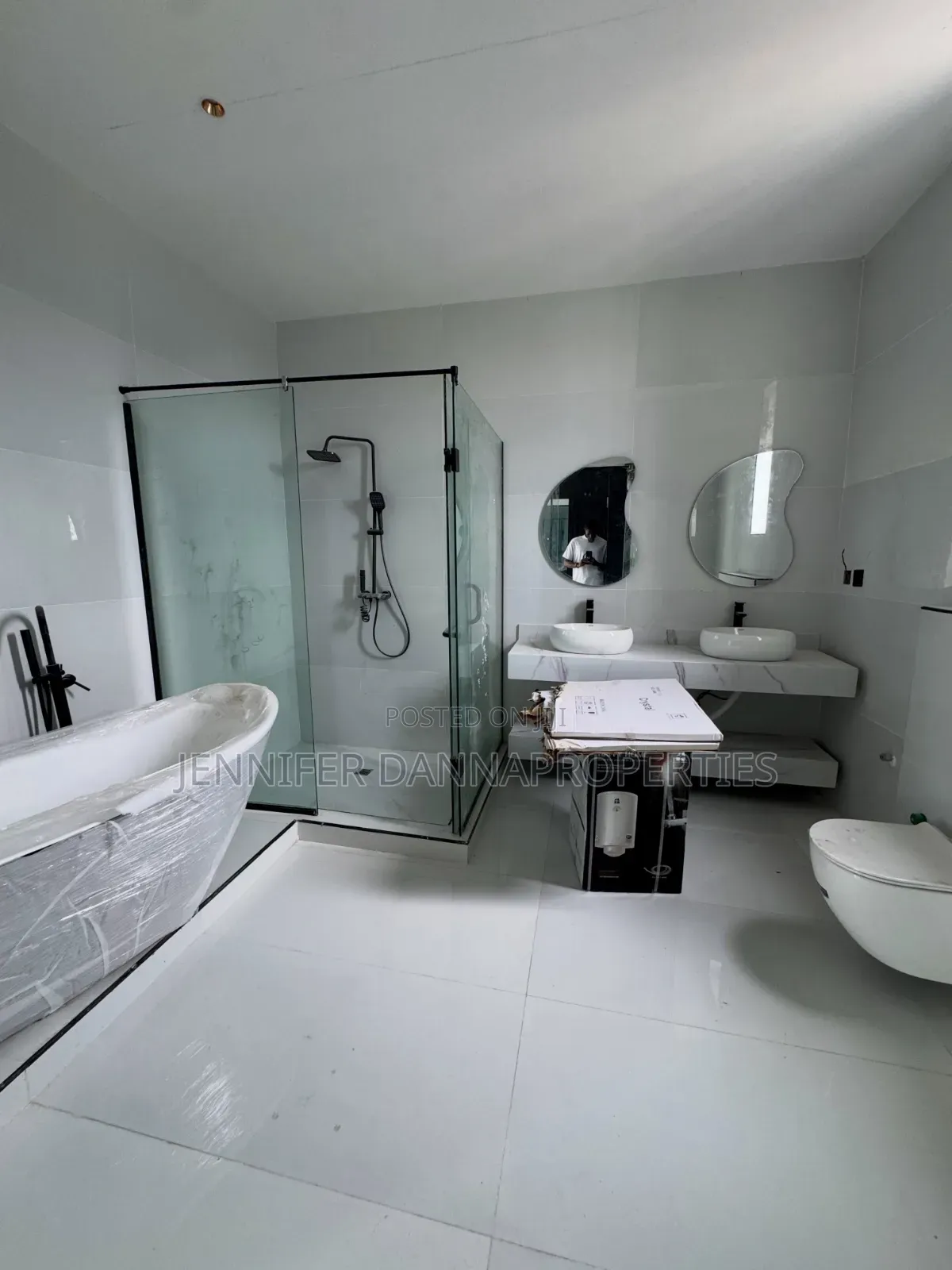 5bdrm Duplex in Rroyal Gardens, Off Lekki-Epe Expressway for sale in Off Lekki-Epe Expressway