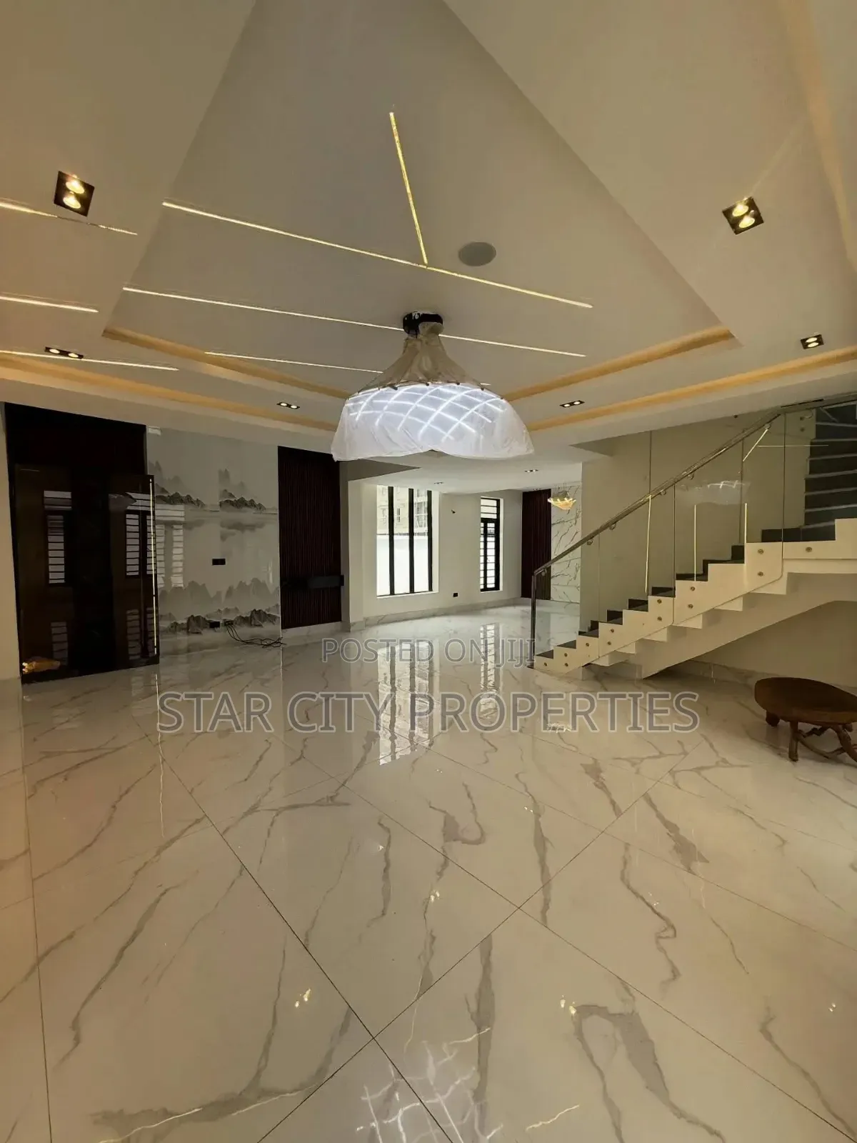 5bdrm Duplex in Lekki for sale in Lekki Phase 1