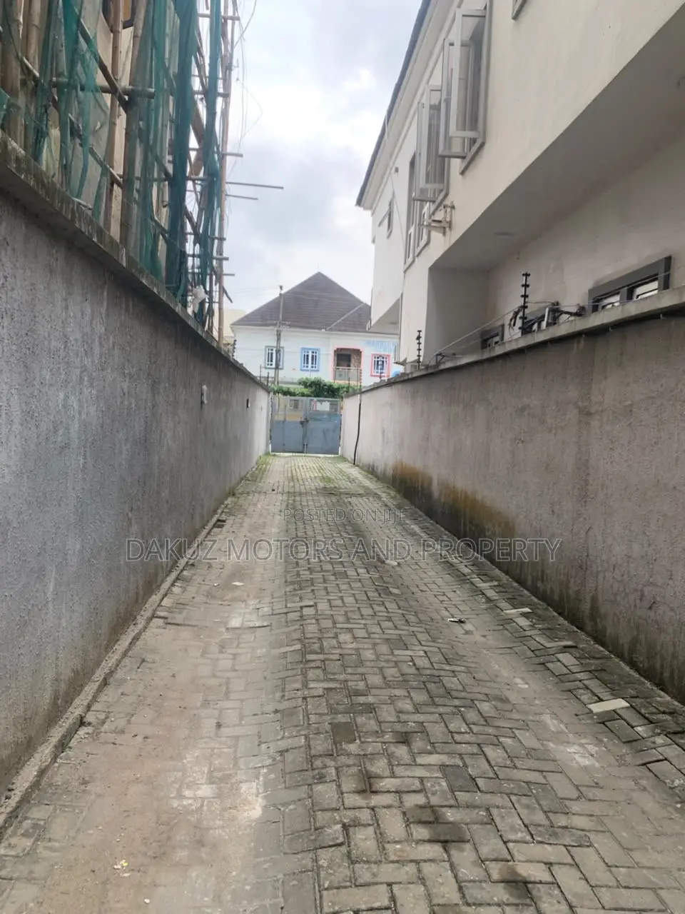 4bdrm Apartment in Oral Estate, Lekki for sale in Lekki