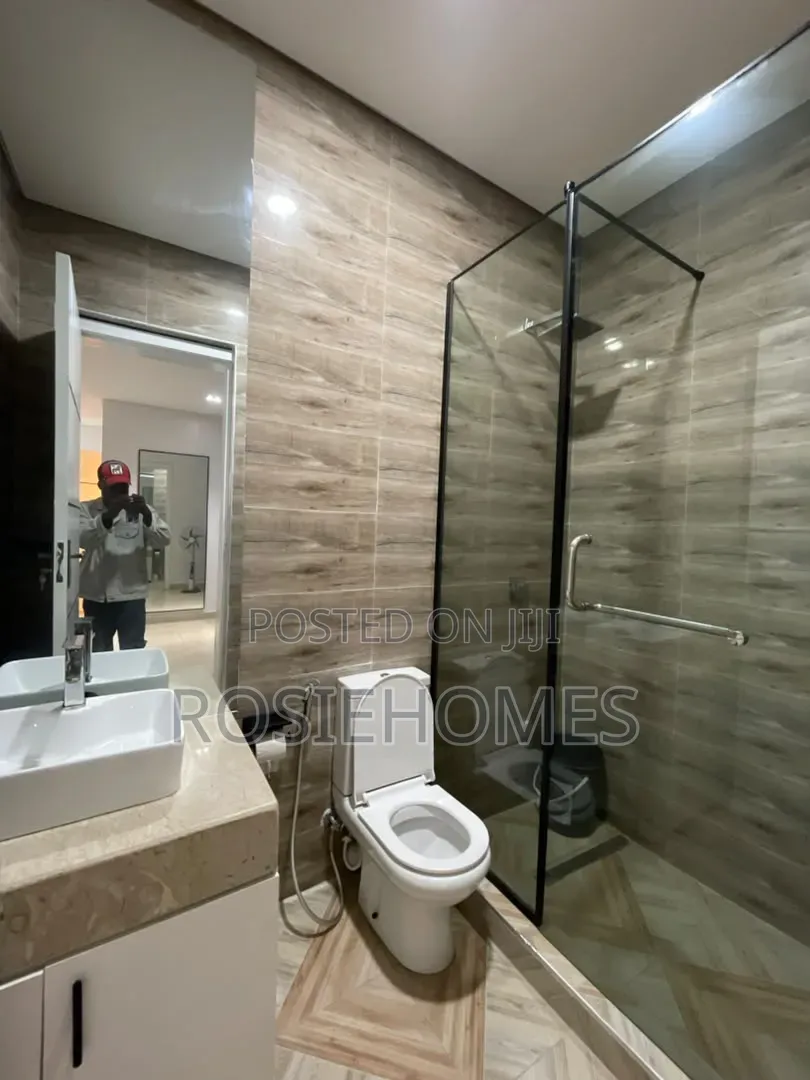 Furnished 4bdrm Duplex in Agungi for rent in Agungi