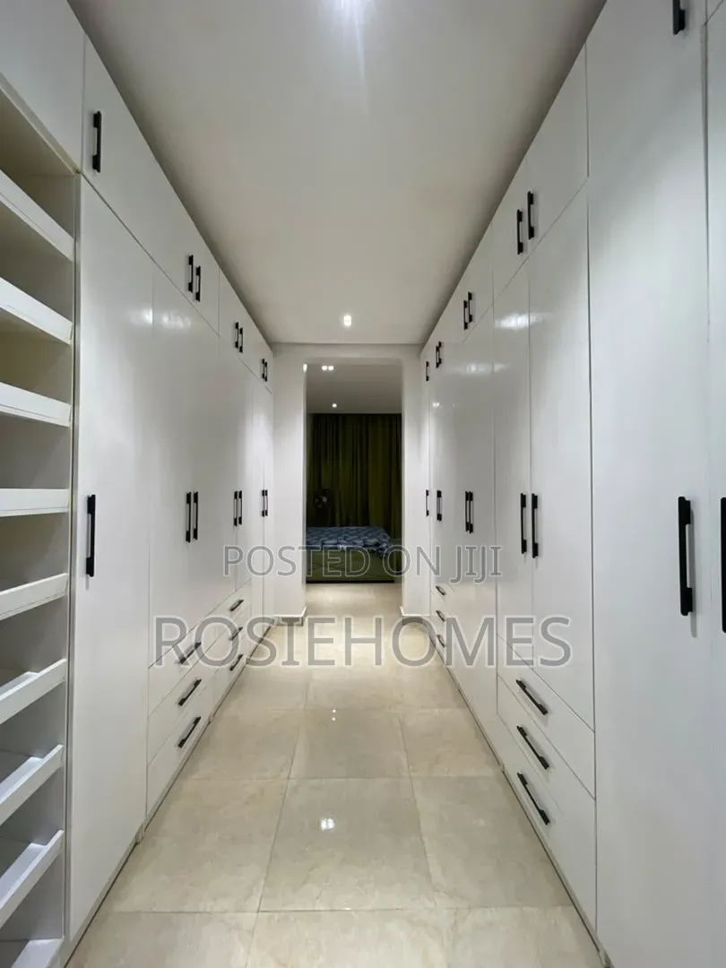 Furnished 4bdrm Duplex in Agungi for rent in Agungi