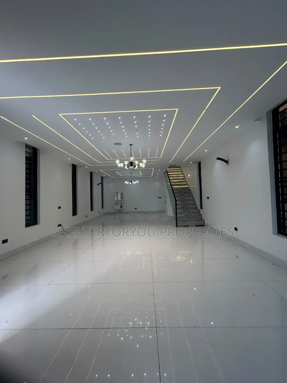 5bdrm Duplex in Ikota for sale in Ikota