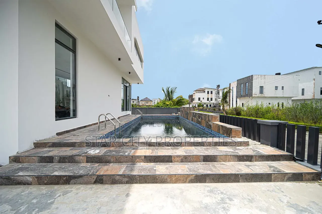 5bdrm House in Victory Park Estate, Osapa london for sale in Osapa london