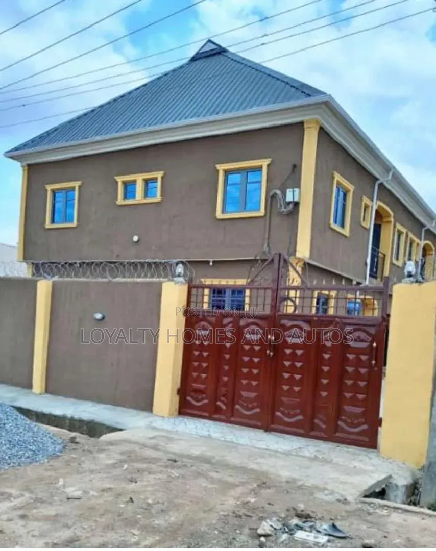 6bdrm Block of Flats in New Oko Oba for sale in New Oko Oba