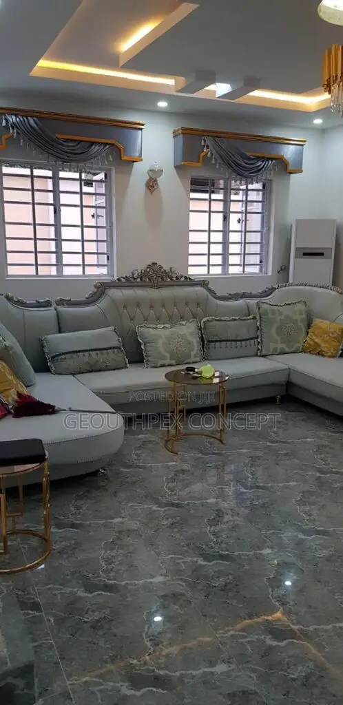 Furnished 4bdrm Bungalow in Akala Express for sale in Akala Express