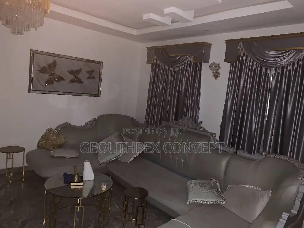 Furnished 4bdrm Bungalow in Akala Express for sale in Akala Express