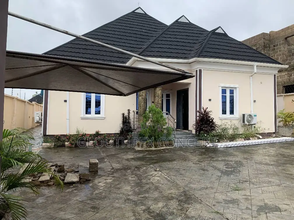 Furnished 4bdrm Bungalow in Akala Express for sale in Akala Express