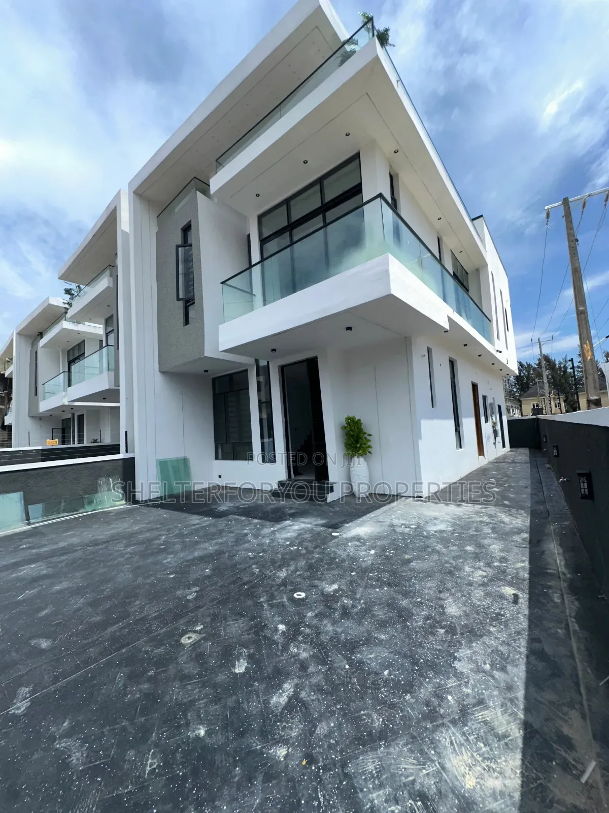 4bdrm Duplex in Ikota for rent in Ikota