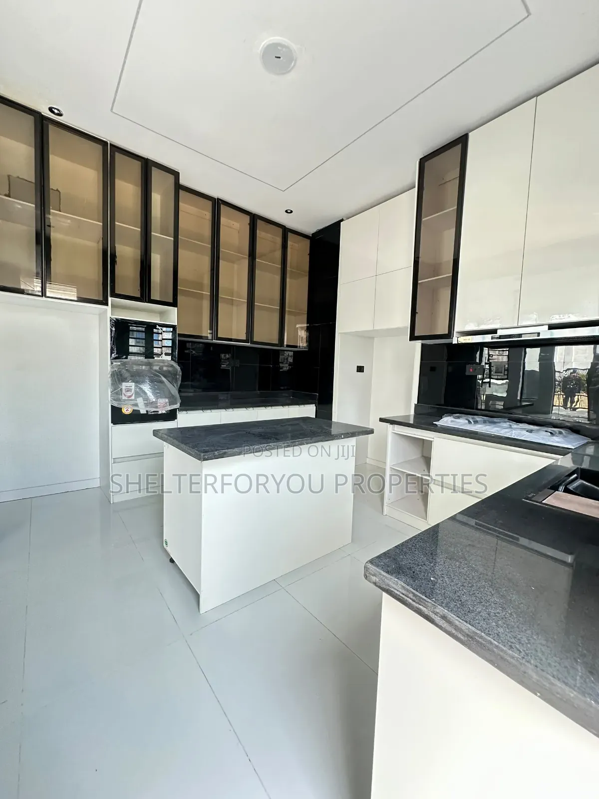 4bdrm Duplex in Ikota for rent in Ikota