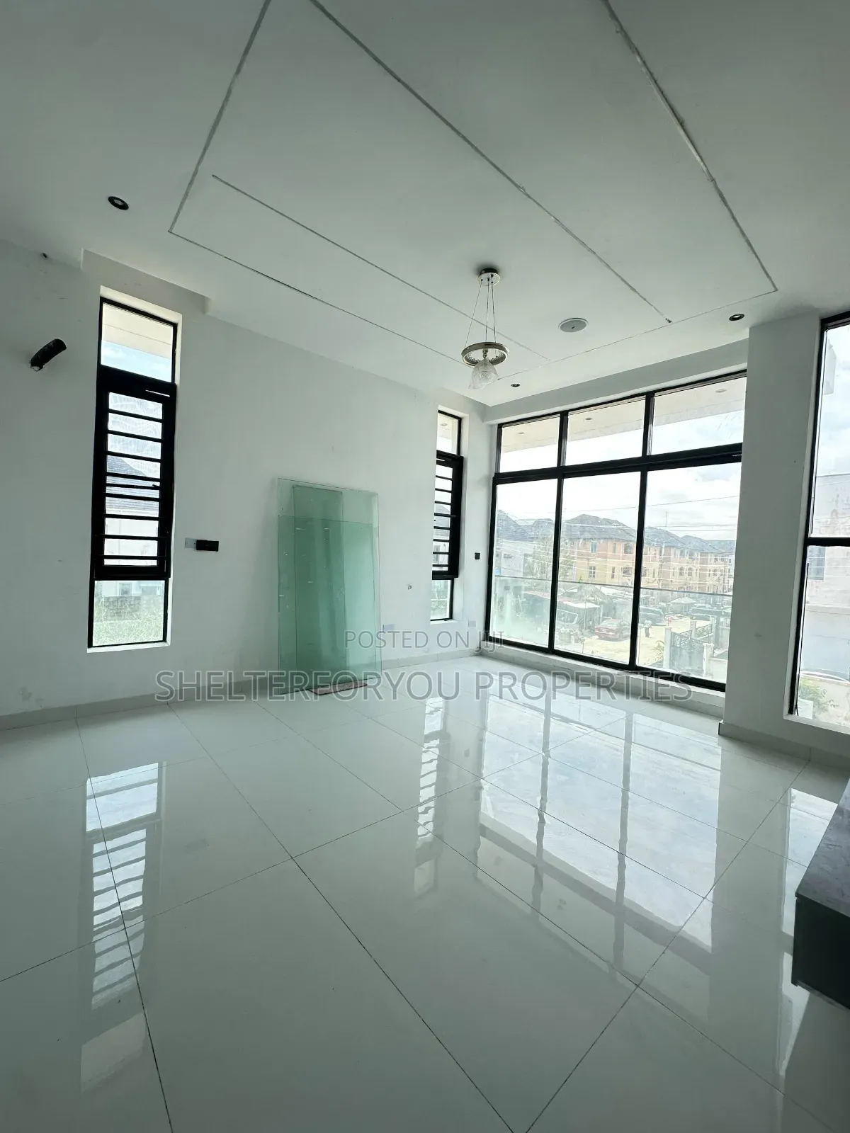 4bdrm Duplex in Ikota for rent in Ikota