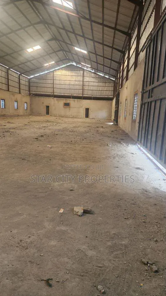 Warehouse of 2600sqm on 5,500sqm Land That's 1.5 Acres in Oba Akran