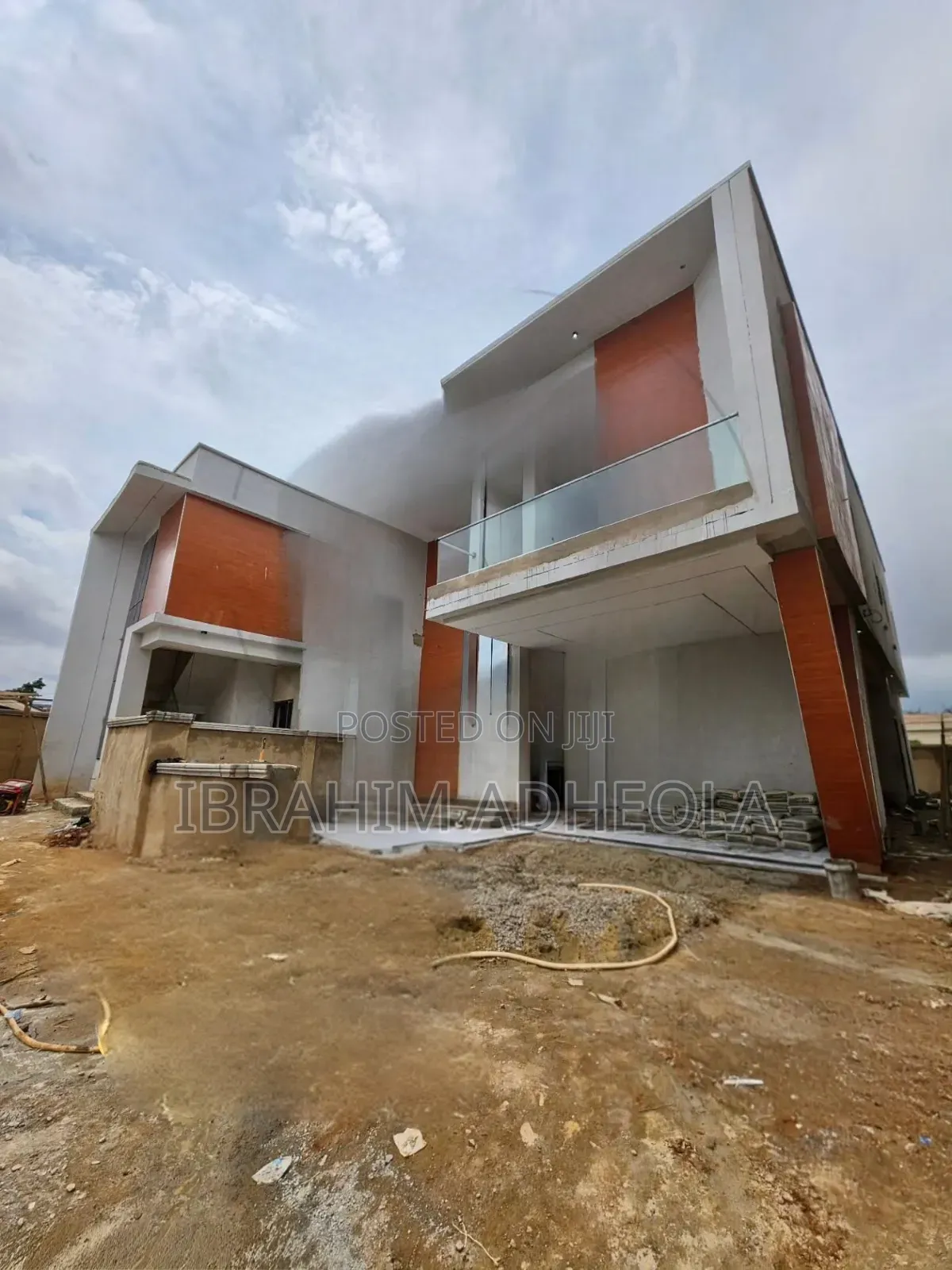 5bdrm Duplex in Oregun for sale in Oregun