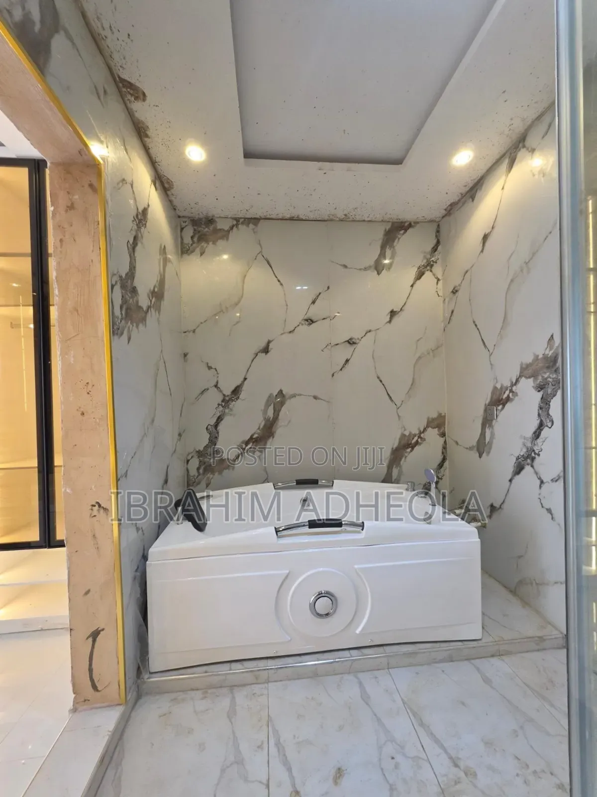 5bdrm Duplex in Oregun for sale in Oregun