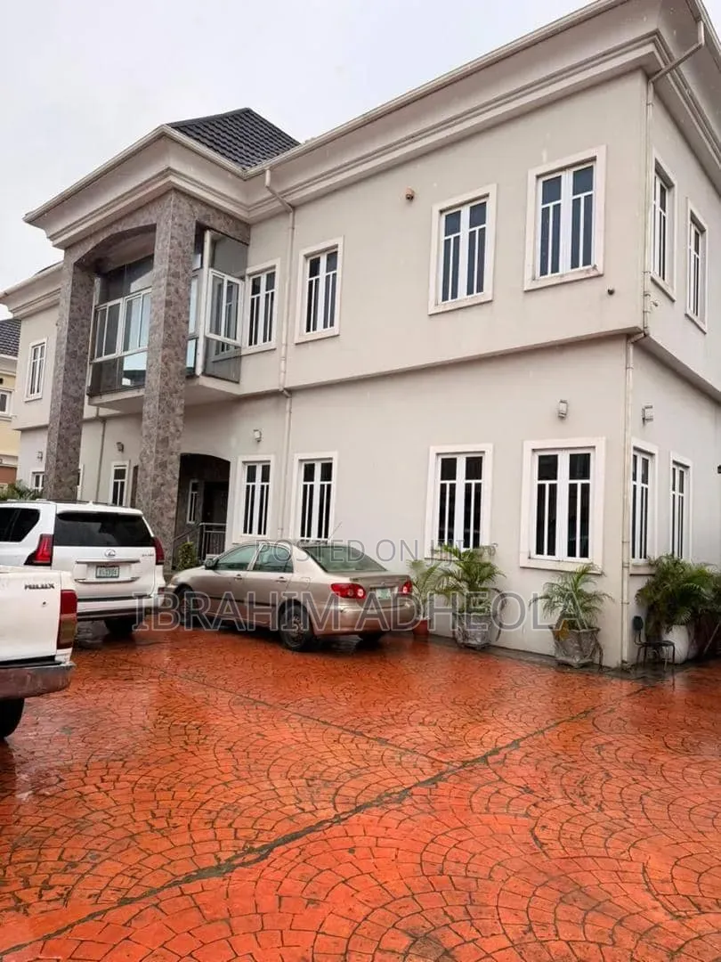 6bdrm Duplex in Ikeja Gra for sale in Ikeja GRA