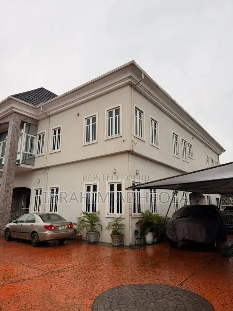 6bdrm Duplex in Ikeja Gra for sale in Ikeja GRA