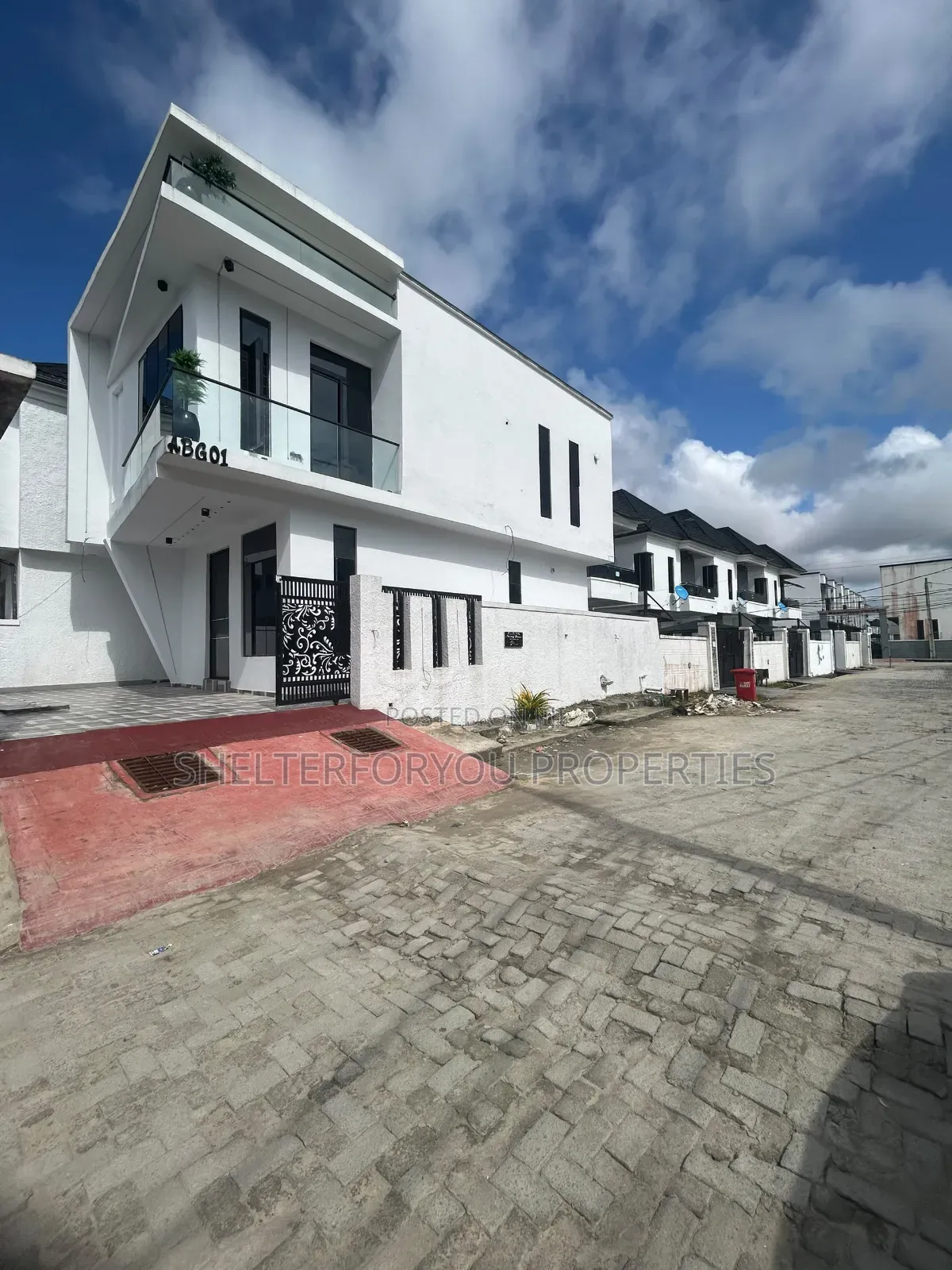4bdrm Duplex in Ikota for sale in Ikota