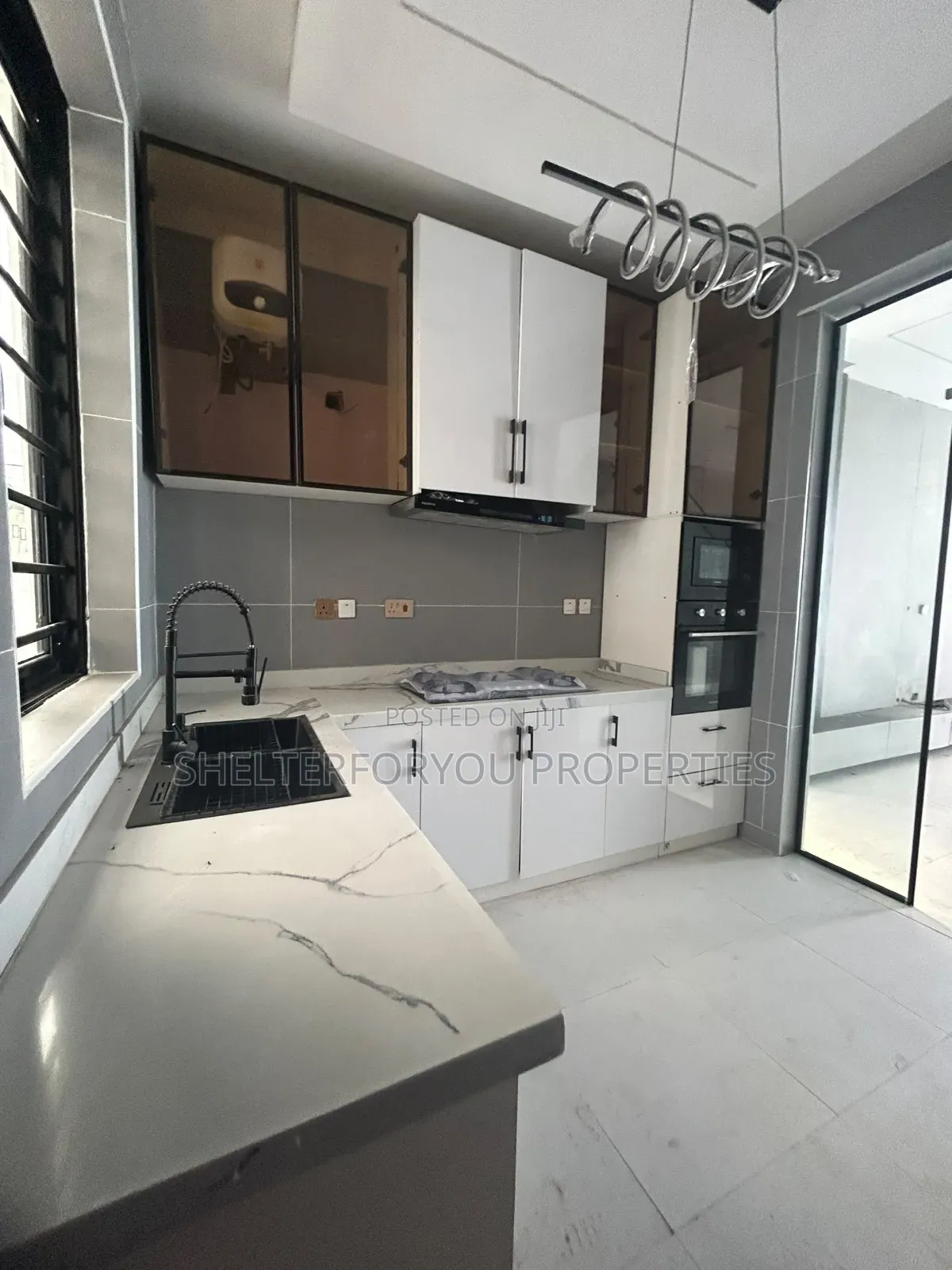 4bdrm Duplex in Ikota for sale in Ikota