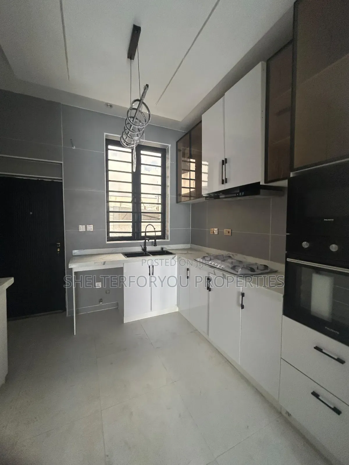 4bdrm Duplex in Ikota for sale in Ikota