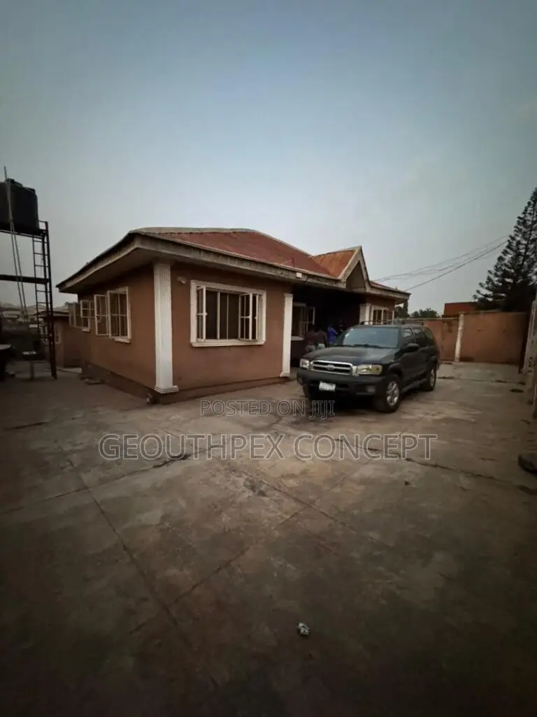 2bdrm Block of Flats in Omolayo, Akobo for sale in Akobo