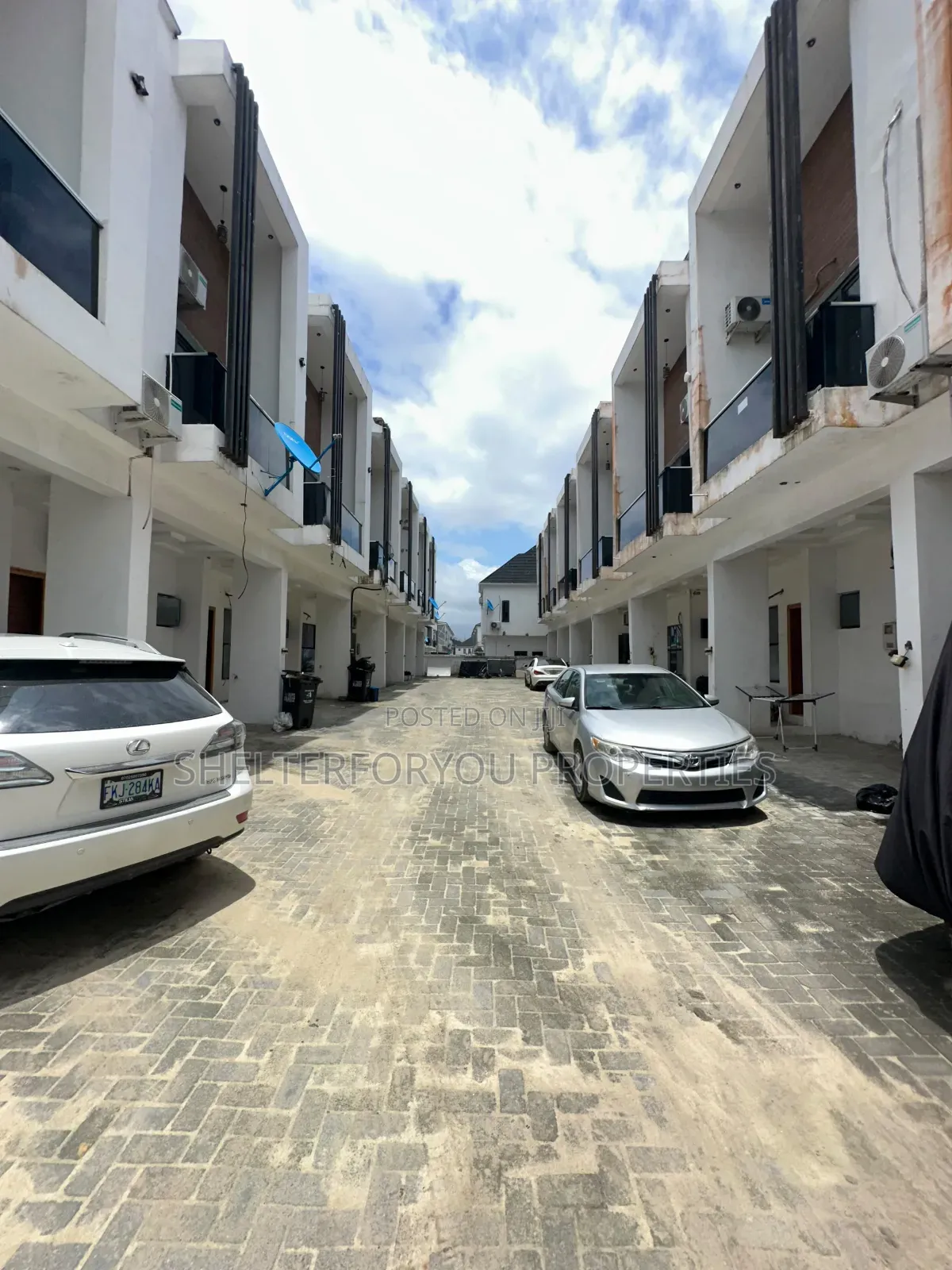 Furnished 4bdrm Duplex in Ikota for sale in Ikota