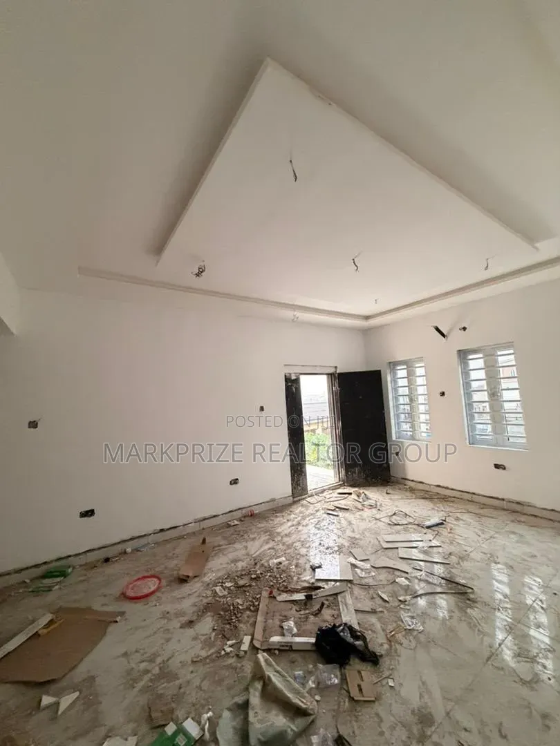 3bdrm Apartment in Opebi Ikeja Lagos for sale in Opebi